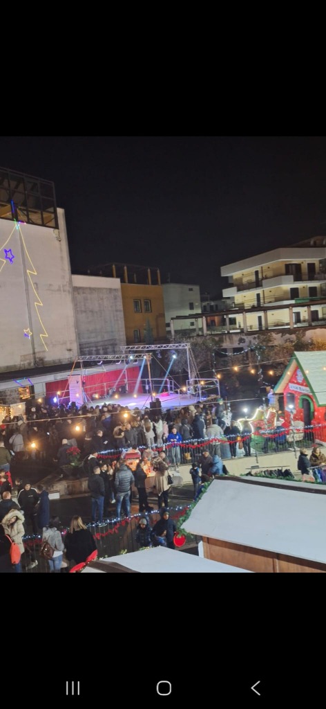 Bancarelle e atmosfera ai Mercatini di Natale a Piazzolla di Nola